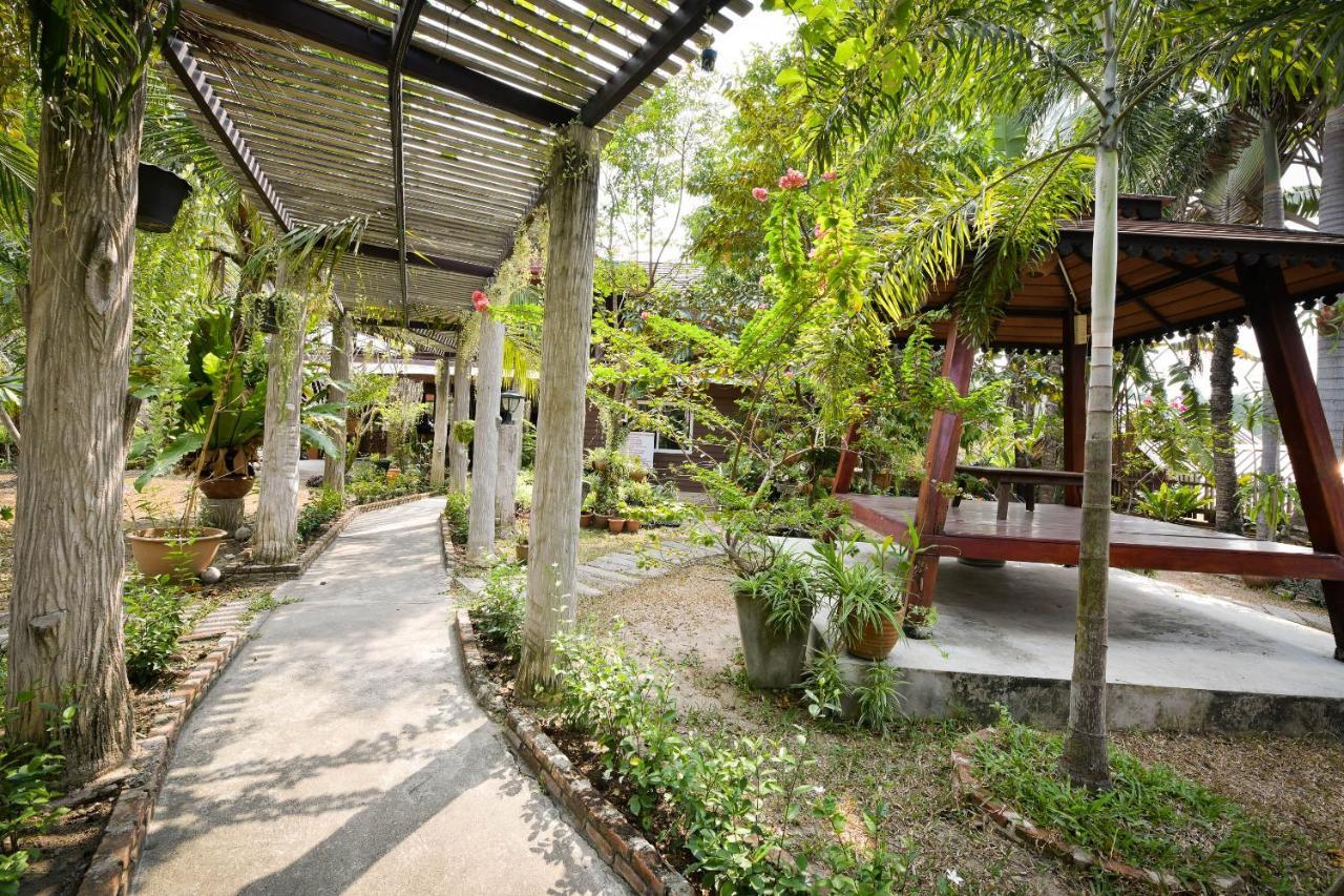 Oyo 536 Reuan Kanthima Ban Laem Chabang Luaran gambar